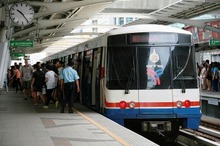 バンコク高架電車ＢＴＳ　３月から営業時間延長、始発午前５時台に