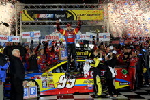【NASCARスプリントカップ 第4戦】エドワーズ、混乱に満ちた雨のブリストルを制す