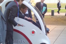【G空間EXPO14】「目的地まで連れてって」…日立の移動支援ロボットが初デモ