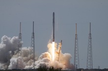 スペースX、ファルコン9ロケット打ち上げ失敗