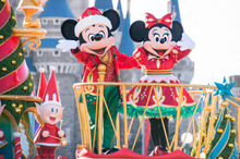 ディズニー、パーク＆ホテルが一体となったクリスマススペシャルイベント
