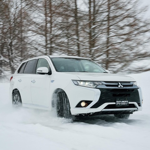 三菱 アウトランダーPHEV 開発車両に乗ってみた…さらに改良「コントローラブルで速くなる」 画像