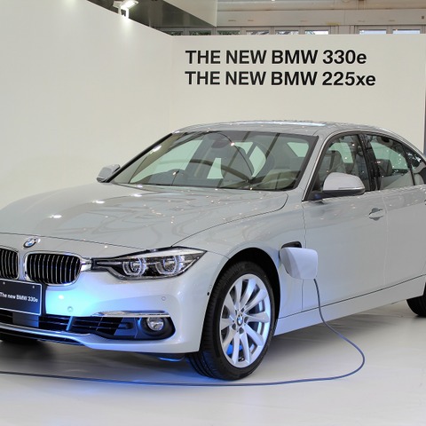 【BMW 330e】3リットルエンジン並みのパフォーマンス 画像