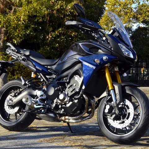 ヤマハ MT-09 トレーサーABS に新色ガンメタ×ブルー登場 画像