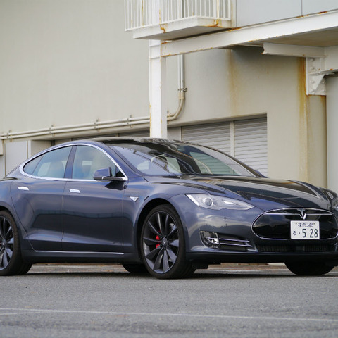 【テスラ モデルS P85D 試乗】 堂々と“INSANE”うたう狂気の加速…中村孝仁 画像