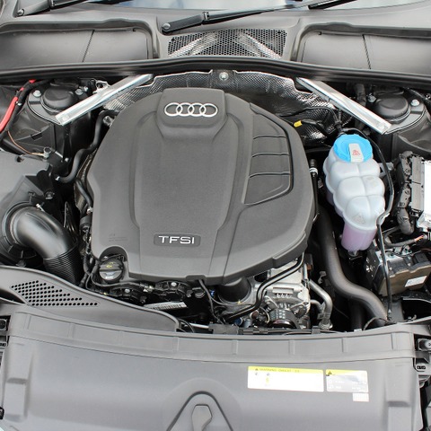 【アウディ A4 新型】完成度と信頼性で選ばれた2つの2リットルエンジン 画像