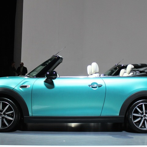【MINI コンバーチブル 新型】全長は長くなっても、MINIらしさを表現 画像