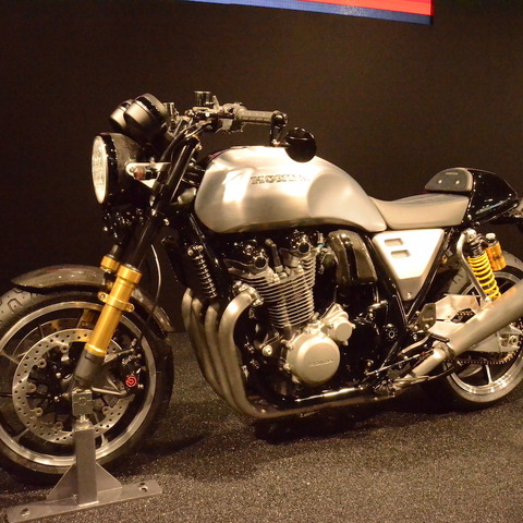 【大阪モーターサイクルショー16】ホンダ、カフェレーサースタイルの Concept CB Type II を世界初公開 画像