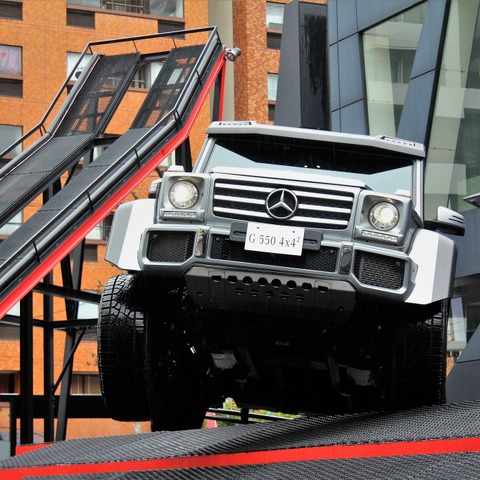【メルセデス G550 4×4 スクエアード】Gクラス 37年の歴史と技術を集結 画像