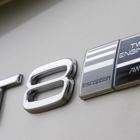 【ボルボ XC90 T8 試乗】高級車らしいどっしりとした乗り心地と力強い走り…諸星陽一 画像