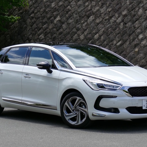 【DS 5 試乗】非日常オーラは変わらず…島崎七生人 画像