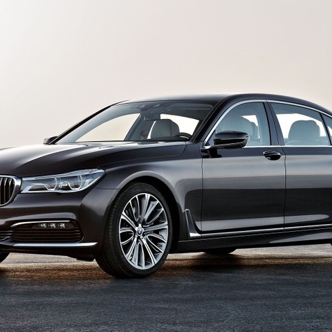 【BMW 7シリーズ 試乗】リモート・パーキングを試してみた…岩貞るみこ 画像