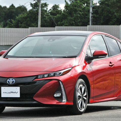 【トヨタ プリウスPHV 新型】現行プリウスベースのPHV、EVモード航続距離は60kmに［写真蔵］ 画像