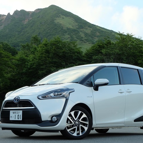 【トヨタ シエンタ ハイブリッド 470km試乗】予想を裏切る乗り味の良さに「お父さん運転うまいね」…井元康一郎 画像