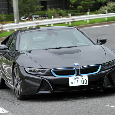 【BMW i8 試乗】強面でもやさしいって、ずるい…岩貞るみこ 画像