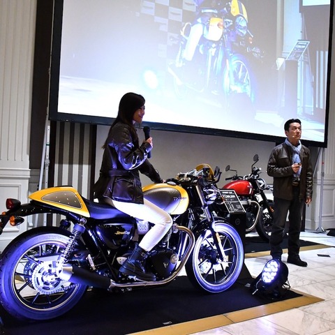 【ボンネビルT100&ストリートカップ】トライアンフが本邦初披露…水冷エンジン搭載 画像