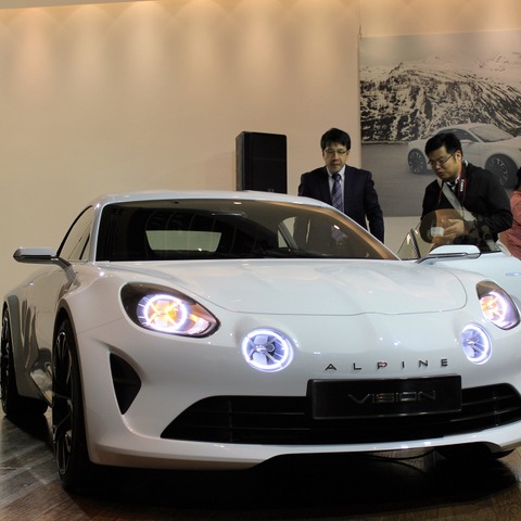 【アルピーヌ ヴィジョン 日本公開】ルノースポールと共同開発 画像