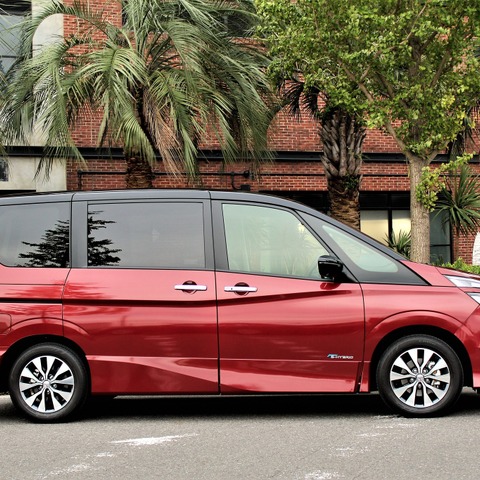 【日産 セレナ 新型】モノフォルムを強調するデザインの工夫 画像