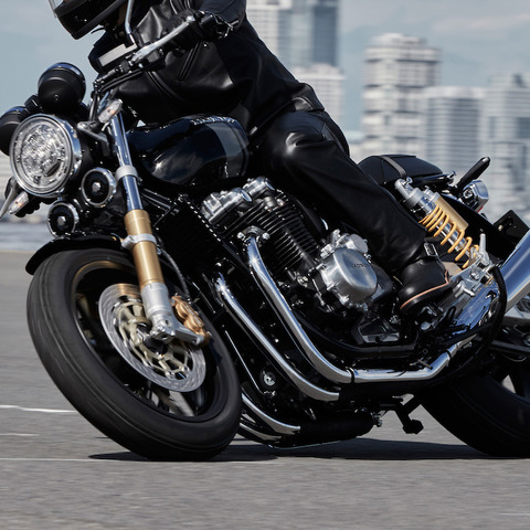 【ホンダ CB1100RS 試乗】玄人を唸らせる、欲張りなロードスター…青木タカオ 画像