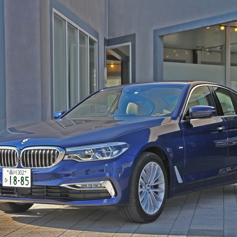 【BMW 5シリーズ 試乗】7シリーズ にせまる高級感、523dラグジュアリー…諸星陽一 画像