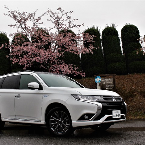 【三菱 アウトランダーPHEV 新型】新規グレードとEVモード追加がキーポイント 画像