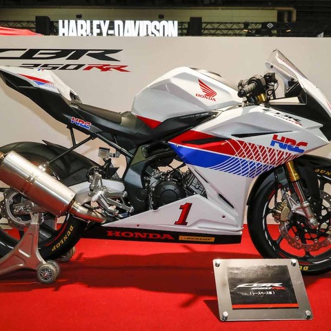 【大阪モーターサイクルショー2017】早くも披露! ホンダ CBR250RRレースベース車 画像