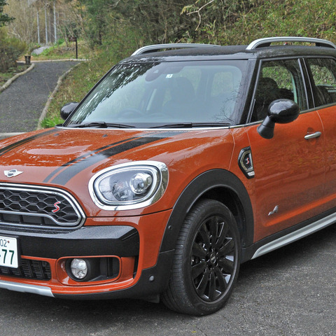 【MINI クロスオーバー 試乗】ストレートに伝わる「クーパーSD」の過激なトルク…諸星陽一 画像