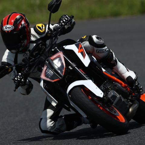 【KTM 1290 スーパーデュークR 試乗】凄まじいパワーをスタイリッシュな車体で気持ちよく楽しめる…青木タカオ 画像