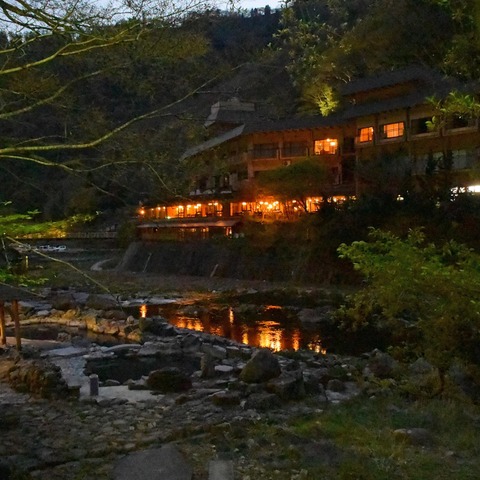 入るだけで綺麗に、石けんいらずの秘境温泉へ【ドライブコース探訪】 画像
