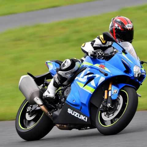 【スズキ GSX-R1000R 試乗】「1000ccスーパースポーツは必要か」自信を持ってイエス!…青木タカオ 画像