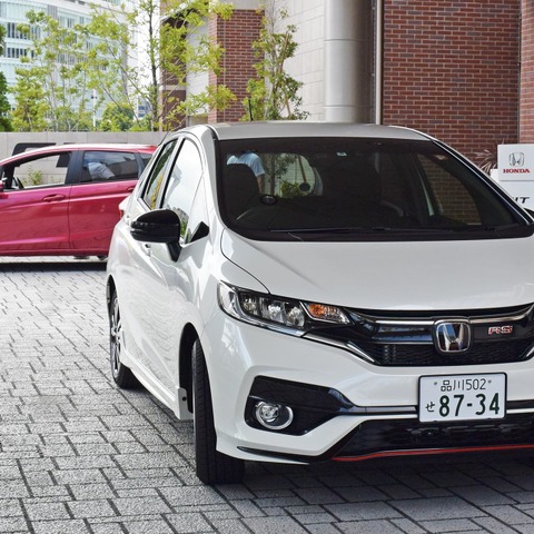 【ホンダ フィットRS 試乗】どうせ売れないなら、フリークをうならせる足回りに…井元康一郎 画像