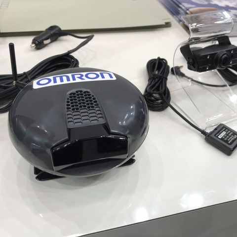 【CEATEC 2017】後付け可能な居眠り・わき見監視システム…オムロン 画像