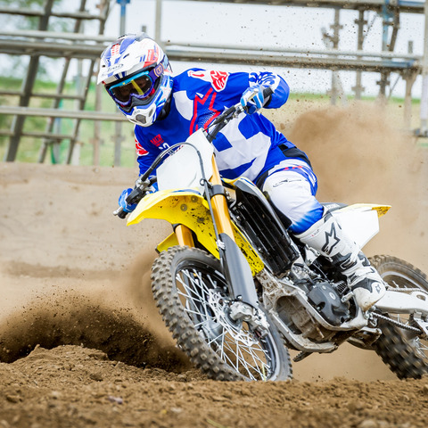 【スズキ RM-Z450 試乗】コースが狭く感じるほどの凄まじいパワー…青木タカオ 画像