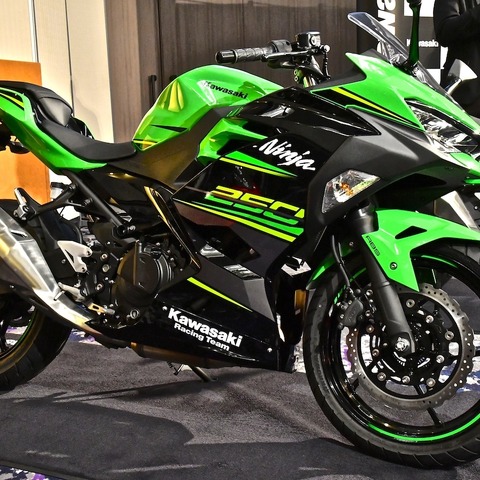 【東京モーターショー2017】ニンジャ 250＆400 がフレーム＆エンジンを刷新し戦闘力UP 画像