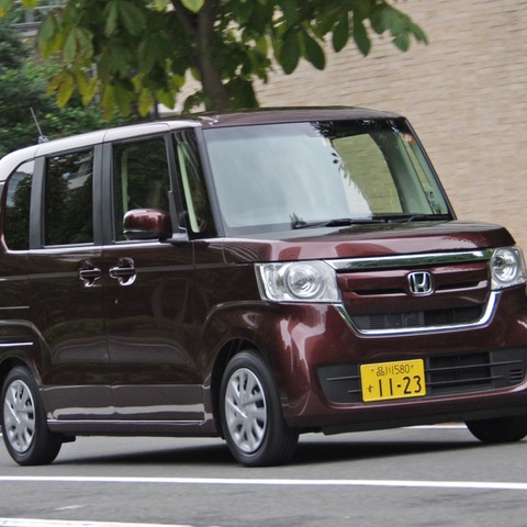 【ホンダ N-BOX 試乗】“軽の残念な部分”はもはや黄色いナンバーだけ、だけど…岩貞るみこ 画像