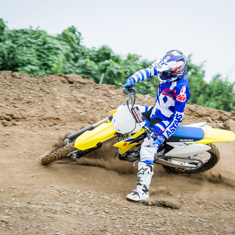 【スズキ RM-Z450】新作シートレールとシートで、ライディングの自由度が高い…車体設計者［インタビュー］ 画像