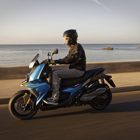 【EICMA 2017】BMWが普通2輪免許で乗れるスクーターを発表 画像