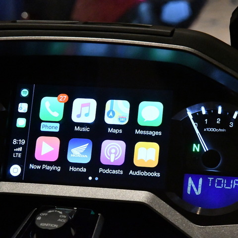 Hey, Siri!! Apple CarPlayをバイクで使う日がついに来たよ…ホンダ ゴールドウイング 新型 画像