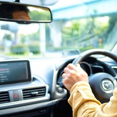 【岩貞るみこの人道車医】スマホ時代に取り残された「運転席」、歩み寄りはスマホ側から 画像