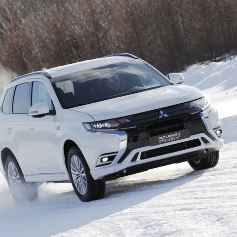 【三菱 アウトランダーPHEV プロトタイプ 試乗】4WDのミツビシを標榜するだけのことはある…齋藤聡 画像
