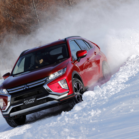 【三菱 エクリプスクロス 雪上試乗】いまトレンドのコンパクトSUVだが、性能はホンモノ…齋藤聡 画像