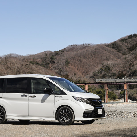 【ホンダ ステップワゴン モデューロX 試乗】車高と車重を意識させない一体感のある走り…片岡英明 画像