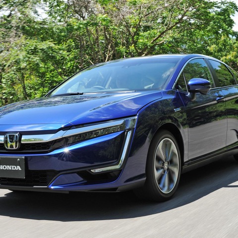 【ホンダ クラリティPHEV 試乗】いくら秀才だって、ダサけりゃ彼氏にしたくない…岩貞るみこ 画像