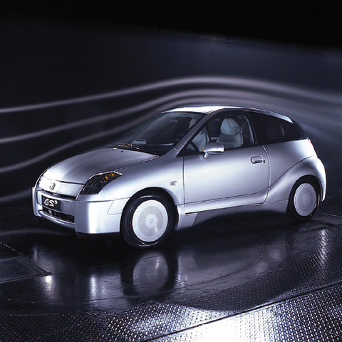 【東京ショー2001出品車】トヨタ『ES3』---『ヴィッツ』の次の環境・経済車 画像