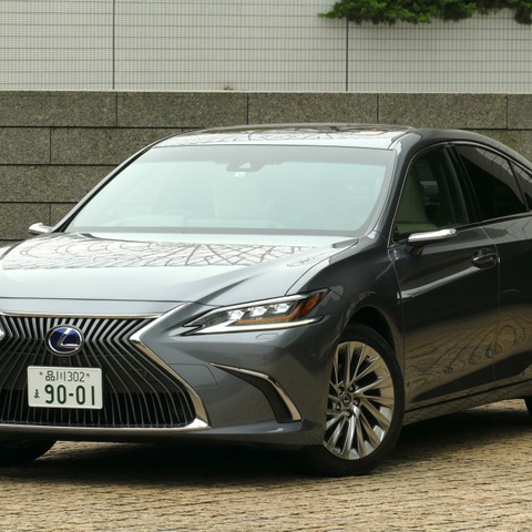 【レクサス ES 新型試乗】乗り味は「LS」を超えた?デジタルミラーの使い勝手は…島崎七生人 画像