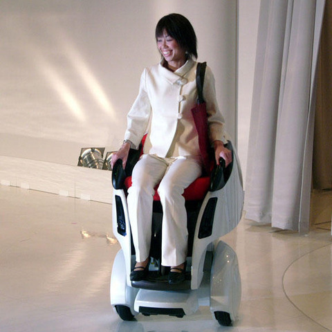 【トヨタ パートナーロボット 第2世代】1名乗車型2輪ロボット、08年に実証実験 画像