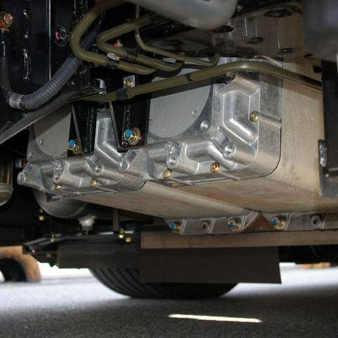 【三菱ふそう エコハイブリッド 新型】エンジンは停止か1600rpm 画像