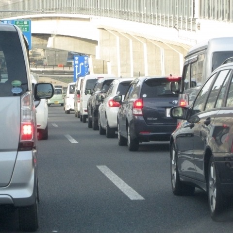 あおり運転、暴走…運転の「心理的適正」が問われている【岩貞るみこの人道車医】 画像