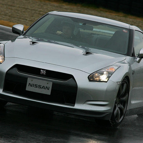 【日産 GT-R 解説】外見からは想像し得ない軽快さ 画像