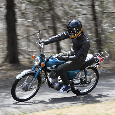 【ホンダ ベンリイCB90 試乗】軽快な走りと豪華装備はさすが70年代の人気者…青木タカオ 画像